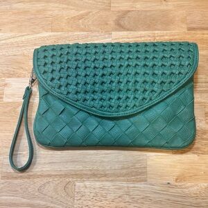 Urban Expressions Kylo Green Woven Wristlet Clutch
